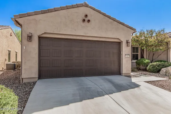 Property Slideshow image 3 of 40 | 844 n broken hills dr, Green Valley, AZ, 85614