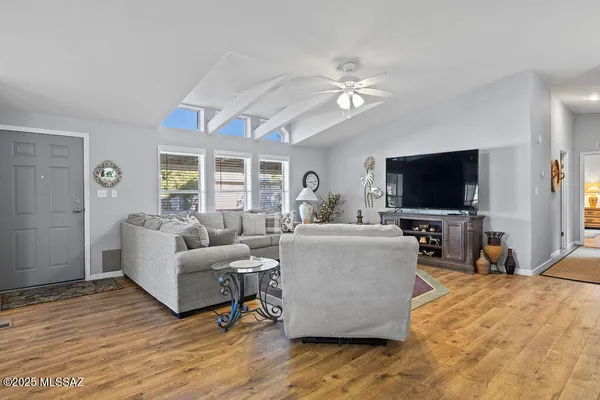 Property Slideshow image 3 of 25 | 107 w mora dr, Green Valley, AZ, 85614