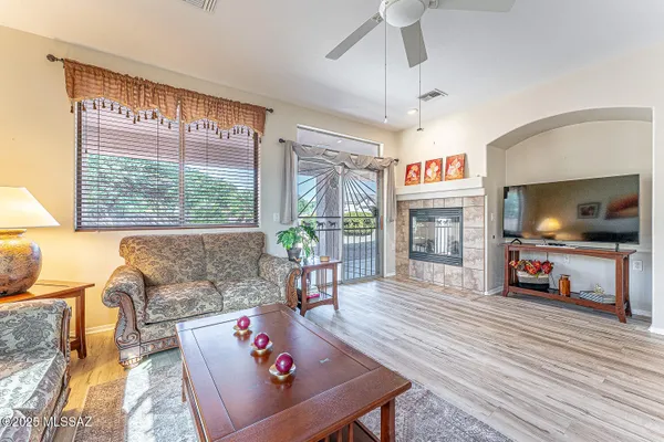 Property Slideshow image 3 of 51 | 2980 s royal aberdeen loop, Green Valley, AZ, 85614