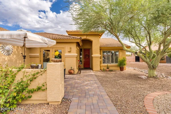 Property Slideshow image 2 of 50 | 1821 e redstart rd, Green Valley, AZ, 85614