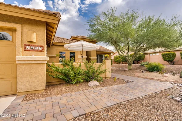 Property Slideshow image 3 of 50 | 1821 e redstart rd, Green Valley, AZ, 85614