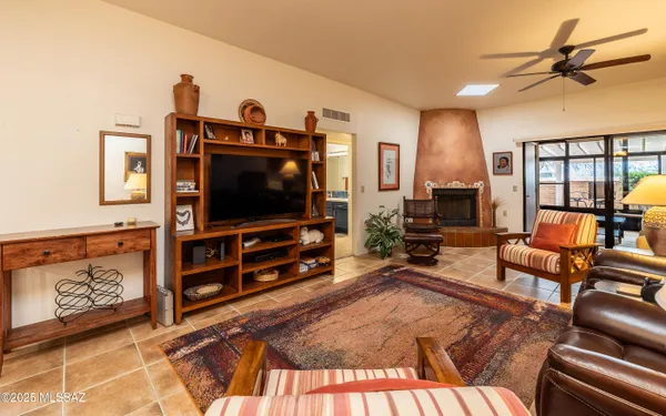 Property Slideshow image 3 of 31 | 357 s placita la paz, Green Valley, AZ, 85614