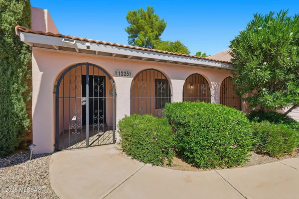 Property Slideshow image 3 of 51 | 1225 n abrego dr, Green Valley, AZ, 85614