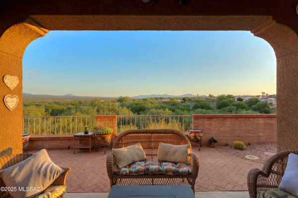 Property Slideshow image 2 of 49 | 1313 w mariquita st, Green Valley, AZ, 85622