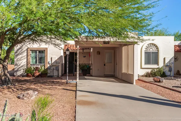 Property Slideshow image 2 of 29 | 206 n calle acuarela, Green Valley, AZ, 85614