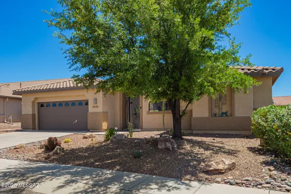 Property Slideshow image 2 of 39 | 2436 e desert pueblo pass, Green Valley, AZ, 85614