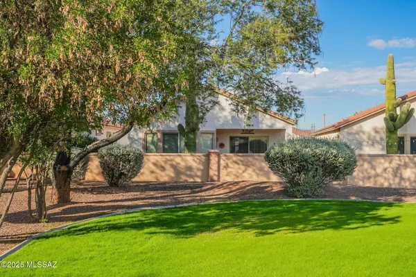Property Slideshow image 2 of 44 | 209 w calle media luz, Sahuarita, AZ, 85629