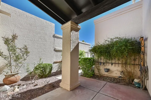 Property Slideshow image 3 of 26 | 840 w calle de emilia, Green Valley, AZ, 85614