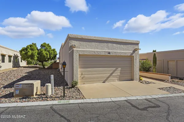 Property Slideshow image 2 of 34 | 375 s placita la paz, Green Valley, AZ, 85614