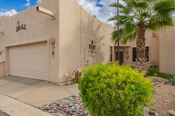 Property Slideshow image 3 of 39 | 1166 n laramie ln, Green Valley, AZ, 85614