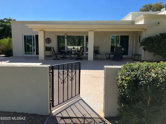 Property Slideshow image 3 of 50 | 2542 w casas dr, Tucson, AZ, 85742