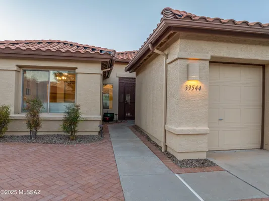 Property Slideshow image 3 of 37 | 39544 s winding trl, Tucson, AZ, 85739