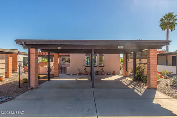 Property Slideshow image 2 of 26 | 306 n calle del diablo, Green Valley, AZ, 85614