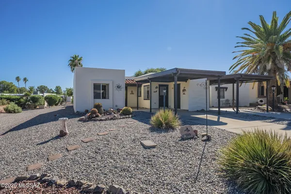 Property Slideshow image 2 of 35 | 1319 s desert meadows cir, Green Valley, AZ, 85614