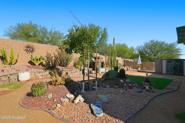 Property Slideshow image 3 of 43 | 760 w rio teras, Green Valley, AZ, 85614