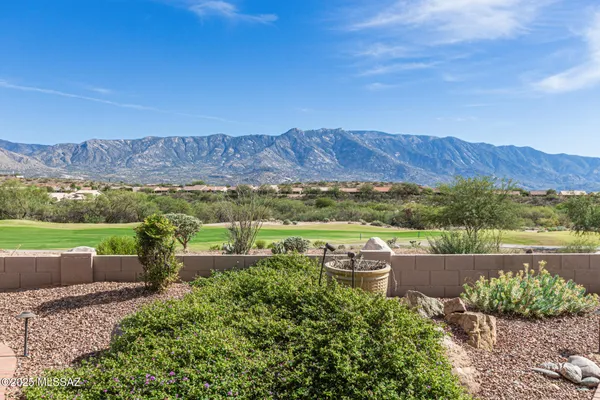 Property Slideshow image 2 of 47 | 37765 s boulder wind dr, Saddlebrooke, AZ, 85739
