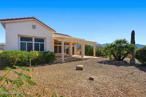 Property Slideshow image 2 of 31 | 14257 n greenspun pl, Oro Valley, AZ, 85755