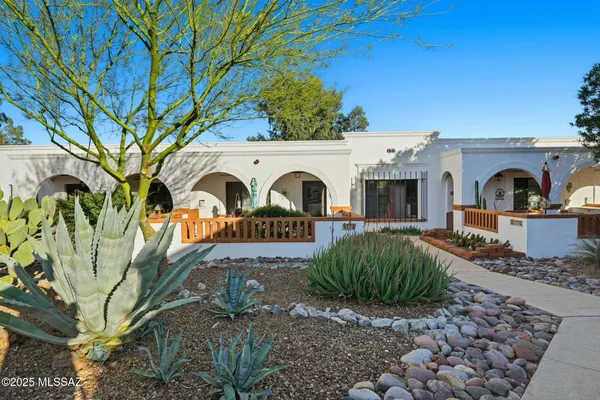 Property Slideshow image 2 of 15 | 177 s paseo pena b, Green Valley, AZ, 85614