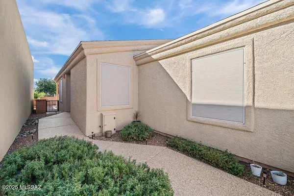 Property Slideshow image 2 of 27 | 543 w deerview ct, Green Valley, AZ, 85614