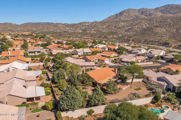 Property Slideshow image 3 of 29 | 65765 e solarwind ct, Saddlebrooke, AZ, 85739