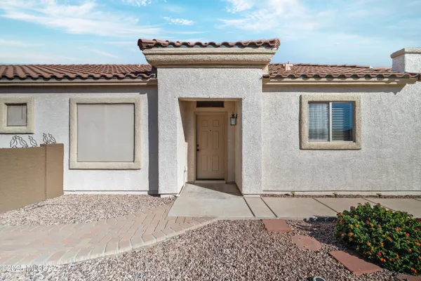 Property Slideshow image 2 of 48 | 596 w calle media luz, Sahuarita, AZ, 85629