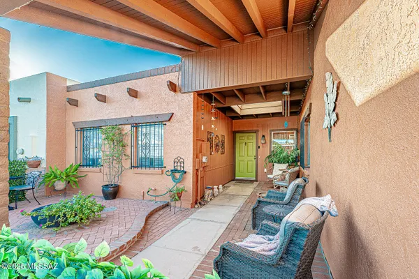 Property Slideshow image 2 of 38 | 1381 w calle mendoza, Green Valley, AZ, 85622