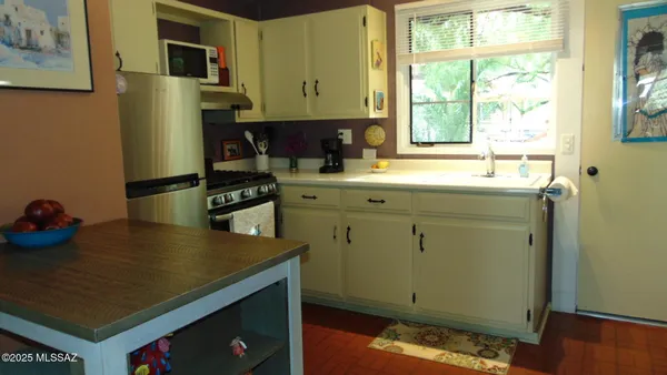 Property Slideshow image 2 of 20 | 211 w camino manzana b, Green Valley, AZ, 85614