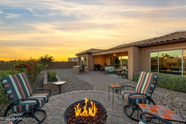 Property Slideshow image 3 of 43 | 7015 w cliff spring trl, Marana, AZ, 85658