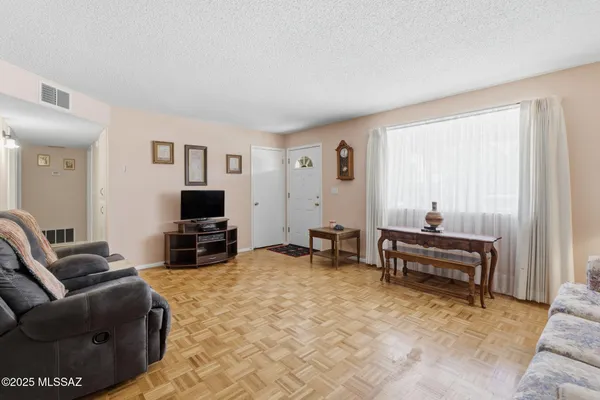 Property Slideshow image 3 of 32 | 154 e verde vis, Green Valley, AZ, 85614