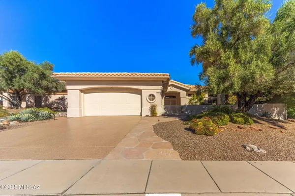 Property Slideshow image 3 of 49 | 14686 n lost arrow dr, Oro Valley, AZ, 85755