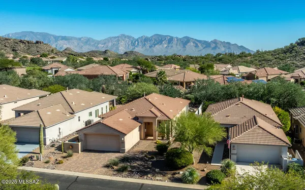 Property Slideshow image 3 of 50 | 13640 n gold cholla pl, Marana, AZ, 85658