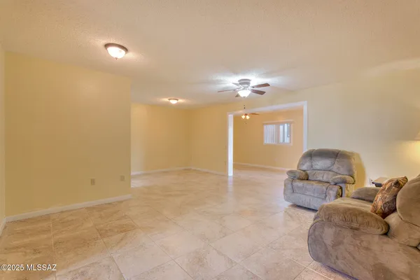 Property Slideshow image 3 of 32 | 330 e paseo azul, Green Valley, AZ, 85614