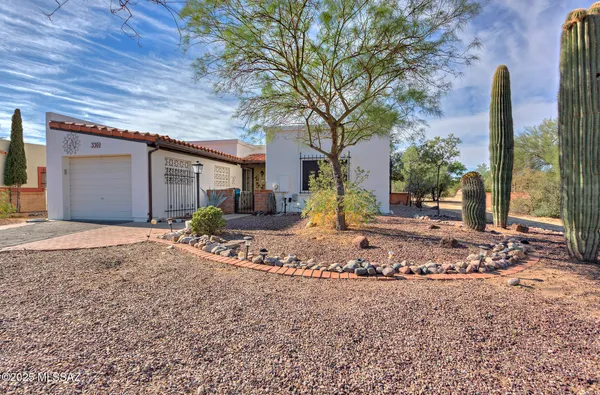 Property Slideshow image 2 of 32 | 330 e paseo azul, Green Valley, AZ, 85614