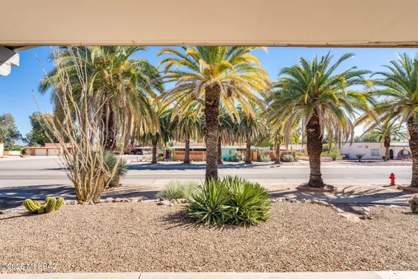 Property Slideshow image 2 of 48 | 221 n abrego dr, Green Valley, AZ, 85614