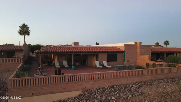 Property Slideshow image 3 of 21 | 781 w desert ridge dr, Green Valley, AZ, 85622