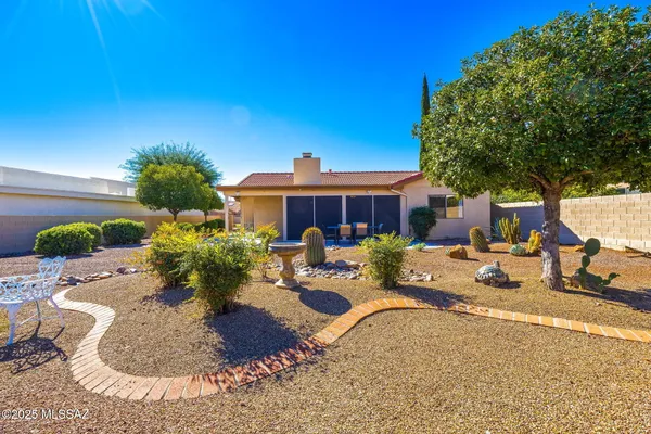 Property Slideshow image 2 of 41 | 64498 e squash blossom ln, Tucson, AZ, 85739
