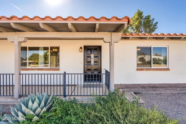 Property Slideshow image 3 of 48 | 221 n abrego dr, Green Valley, AZ, 85614