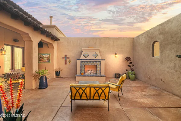 Property Slideshow image 2 of 50 | 655 w placita quieta, Green Valley, AZ, 85622