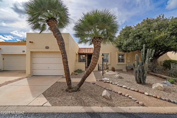 Property Slideshow image 3 of 43 | 1343 w calle madrid, Green Valley, AZ, 85622
