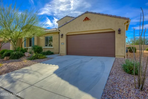 Property Slideshow image 2 of 36 | 1446 e blue granite dr, Green Valley, AZ, 85614