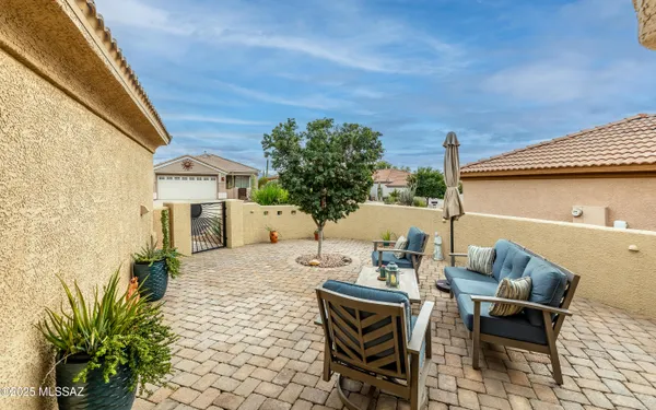 Property Slideshow image 2 of 47 | 4980 w desert chicory pl, Marana, AZ, 85658