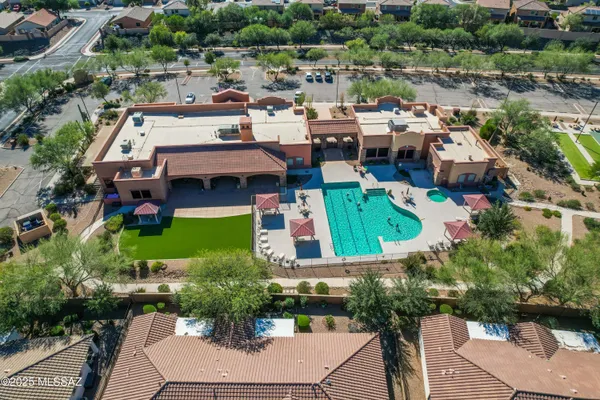 Property Slideshow image 2 of 25 | 300 w calle media luz, Sahuarita, AZ, 85629