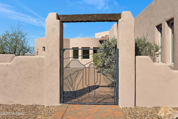 Property Slideshow image 3 of 34 | 1120 s kent spring pl, Green Valley, AZ, 85614