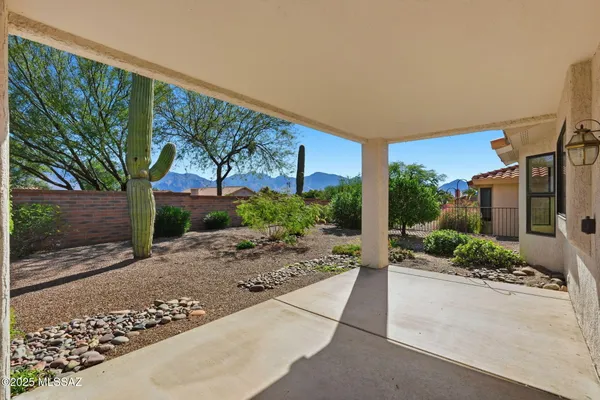 Property Slideshow image 2 of 38 | 14380 n coyote canyon ln, Oro Valley, AZ, 85755