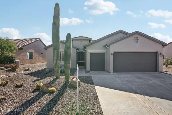 Property Slideshow image 2 of 39 | 60047 e arroyo vista dr, Oracle, AZ, 85623