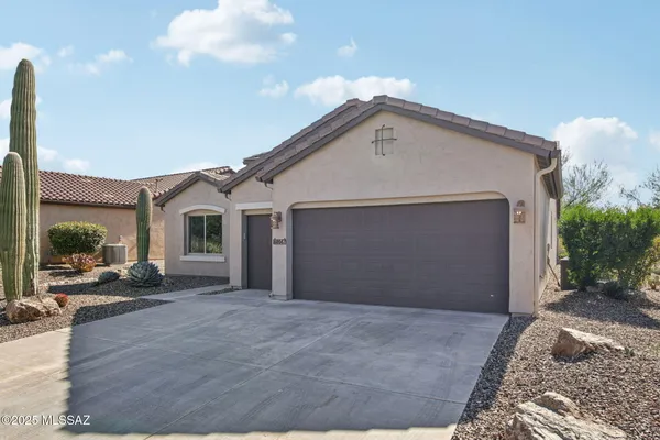 Property Slideshow image 2 of 44 | 60047 e arroyo vista dr, Oracle, AZ, 85623