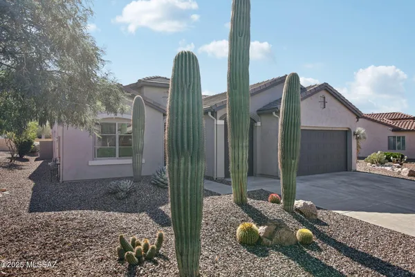 Property Slideshow image 3 of 39 | 60047 e arroyo vista dr, Oracle, AZ, 85623