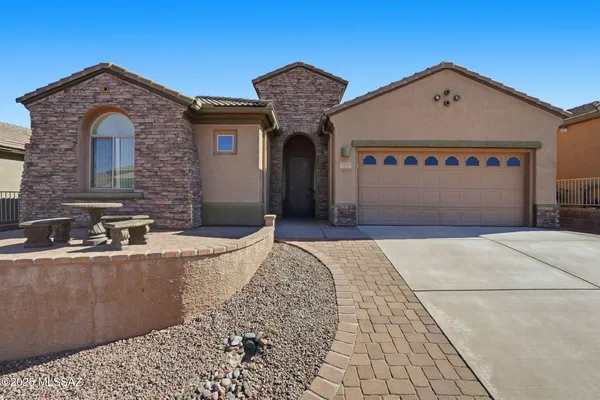 Property Slideshow image 2 of 43 | 5901 s painted canyon dr, Green Valley, AZ, 85622