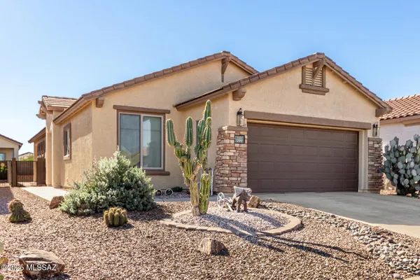 Property Slideshow image 3 of 48 | 299 w calle del estribo, Sahuarita, AZ, 85629
