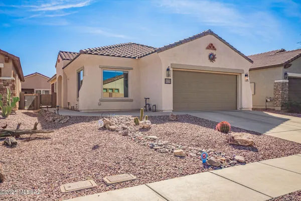 Property Slideshow image 3 of 46 | 479 w calle moncayo, Sahuarita, AZ, 85629